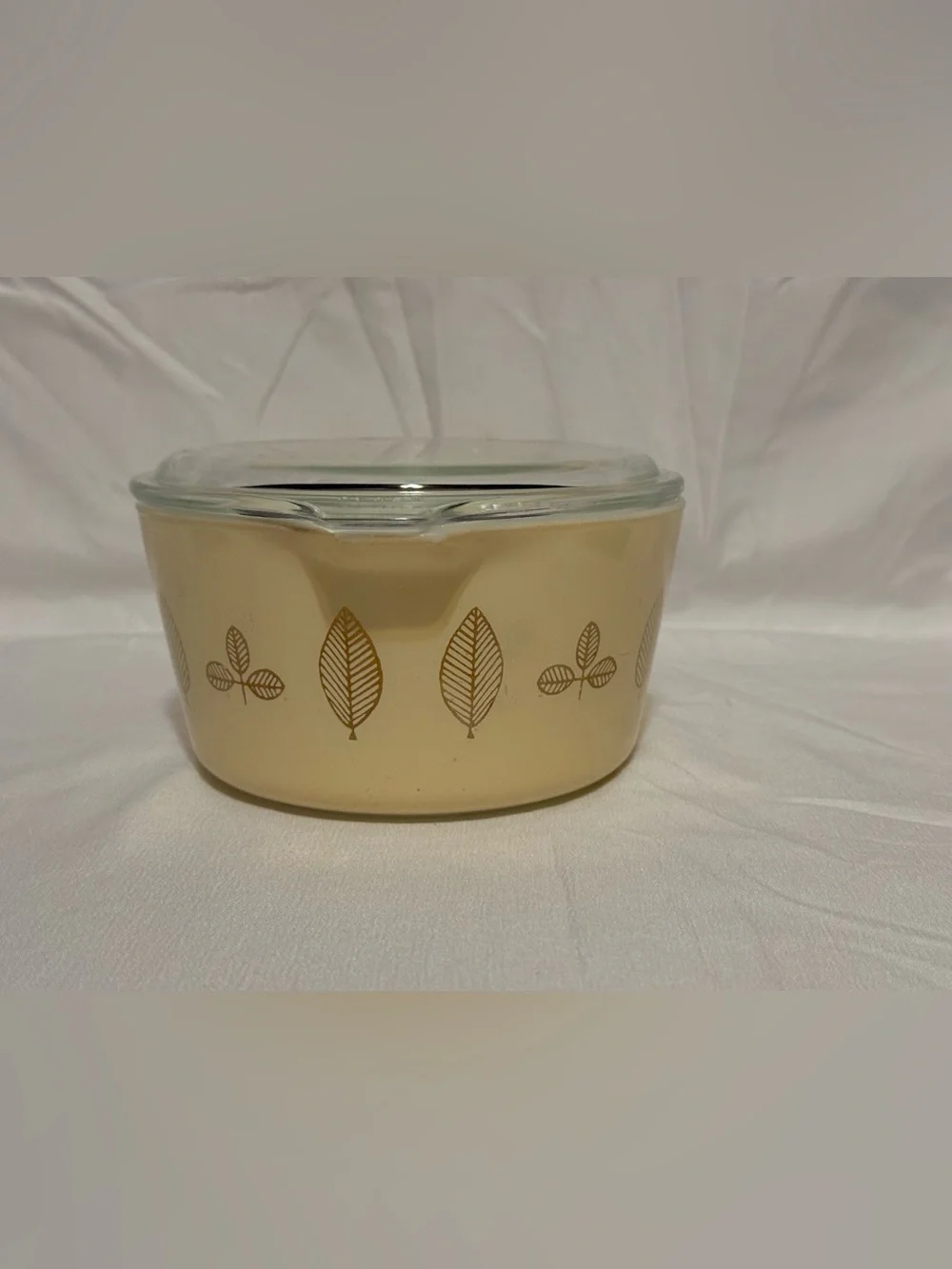 Pyrex Gold Leaf Casserole Dish